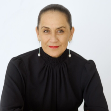 Traci Houpapa Headshot